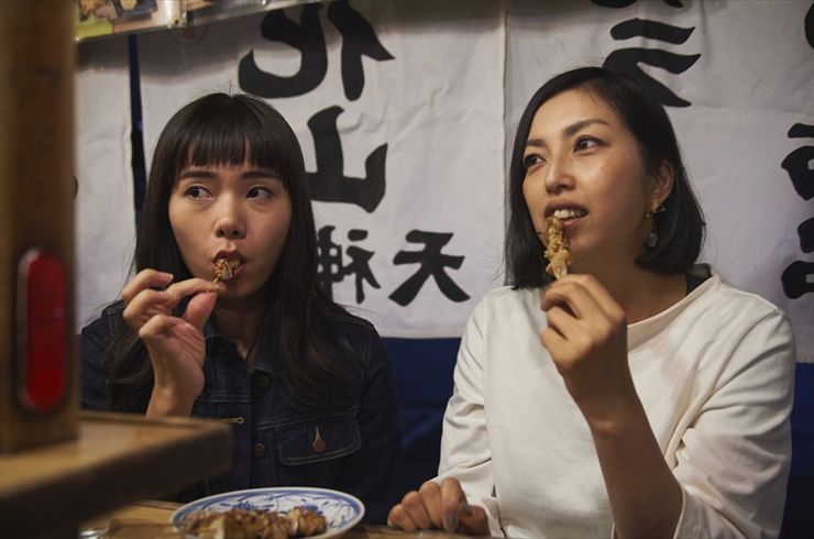 女性二人
